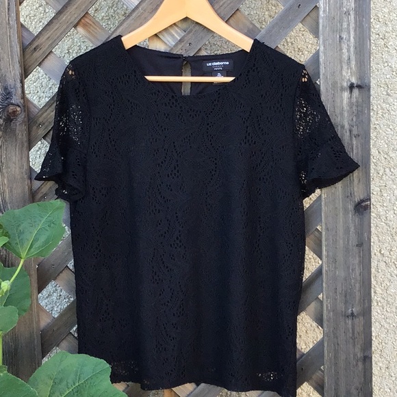 Liz Claiborne Tops - Liz Claiborne pretty lace black short sleeved top